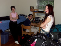 040830_0002_A1  Erik Moves into His Sophmore Year Apartment at Philadelphia University
