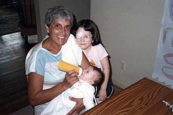 850600_0006_F1 Kym and Erik with Grandma Marie