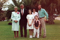 910800_0001_F1 Kym, Erik, Kathy and Eddie with Grandma and Grandpa at their Home in Florida