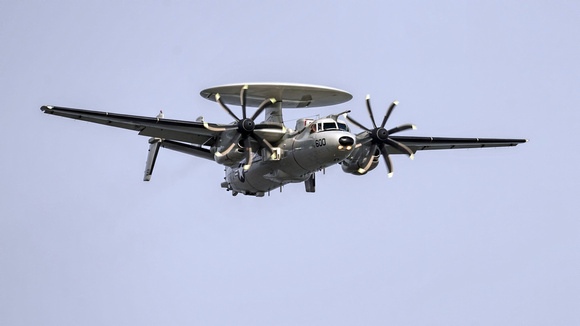 220216_06033_A7RIV A US Navy E-2D Advanced Hawkeye Patrols the Hudson River Over State Line Lookout